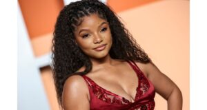 Halle Bailey's emotional moment with her son Halo, recognizing her as Ariel, highlights the beauty of motherhood and representation (media.zenfs.com).