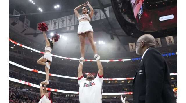 Bulls vs Mavericks: A Clash of Titans in the NBA A thrilling recap of the recent NBA game between the Chicago Bulls and the Dallas Mavericks, highlighting key players, pivotal moments, and the excitement surrounding the matchup. Image courtesy (bloximages.newyork1.vip.townnews.com)