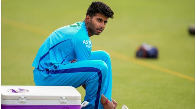 Mayank Yadav: The Rising Star of Indian Cricket Mayank Yadav is quickly becoming a prominent name in Indian cricket, showcasing exceptional talent and potential. With his recent performances and strategic gameplay, he is poised to make a significant impact in the national team and the upcoming World Cup. Image courtesy (akm-img-a-in.tosshub.com)