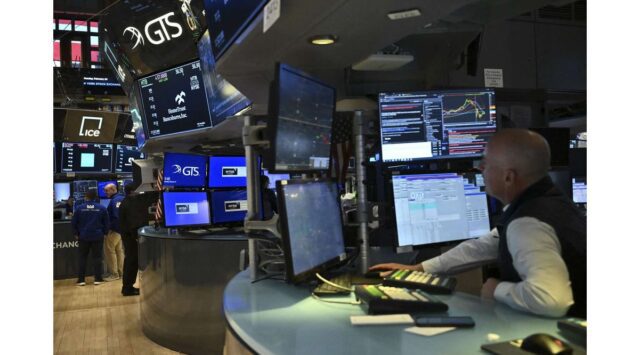 Market Volatility: Strategies for Investors Amid Tariff Turmoil - Image 1 Explore strategies to navigate market volatility driven by tariffs and inflation concerns in today's financial landscape.
