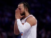 Knicks’ Struggles Without Jalen Brunson: 2025 Challenges in New York’s Playoff Push Explore how the Knicks plan to cope without Jalen Brunson and the impact of his injury on their season (staticg.sportskeeda.com).