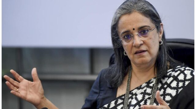 Navigating the Storm: Understanding Regulatory Challenges in India's Financial Markets - Image 1 Explore the recent regulatory challenges in India's financial markets, focusing on the legal issues surrounding former SEBI chairperson Madhabi Puri Buch (images.moneycontrol.com).
