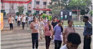 Explore the decline in NEET-UG 2025 registrations and its implications for aspiring medical students. Image courtesy (etvbharatimages.akamaized.net)