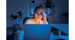 Explore the rising trend of the five-to-nine lifestyle among Gen Z as they reclaim personal time and seek work-life balance. Image courtesy (static.independent.co.uk)
