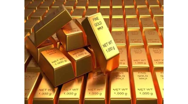 Understanding the Fluctuating Gold and Silver Prices: What It Means for Investors and Consumers - Image 1 Explore the recent fluctuations in gold and silver prices and what they mean for consumers and investors alike. Image courtesy (images.moneycontrol.com)