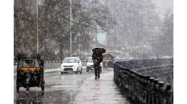 Understanding the Weather Patterns in Jammu and Srinagar: A Seasonal Guide - Image 1 Explore the seasonal weather patterns in Jammu and Srinagar, its impacts, and travel tips. image courtesy (cdndailyexcelsior.b-cdn.net)