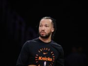 Warriors vs. Knicks – March 15, 2025: Injuries Shake Up Playoff Race in High-Stakes Clash Analyzing the upcoming Warriors vs Knicks game amidst injuries and playoff implications. Image courtesy (s.yimg.com)