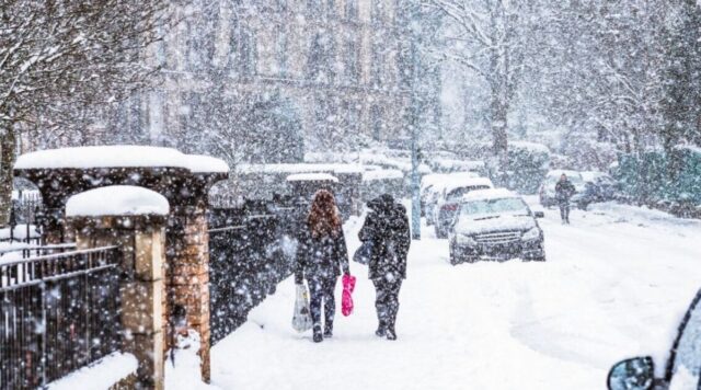 Weather Whiplash: From Spring Warmth to Winter Snow in the UK Explore the UK's dramatic weather changes from spring warmth to impending snowstorms and what to expect this season. Image courtesy (cdn.images.express.co.uk)