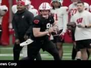 New Beginnings in Wisconsin: Hunter Simmons Strengthens Badgers’ Quarterback Lineup in 2025 Hunter Simmons joins the Wisconsin Badgers as a graduate transfer, bringing experience and depth to the quarterback position (badgerswire.usatoday.com).