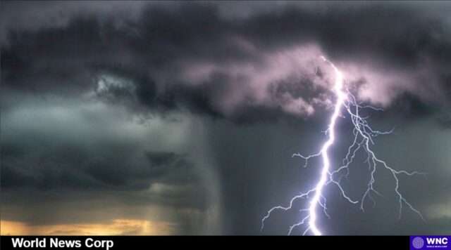 Impending Weather Changes: What to Expect in Jharkhand Jharkhand weather forecast warns of imminent rain and thunderstorms in several districts, providing relief from the heat (www.prabhatkhabar.com).