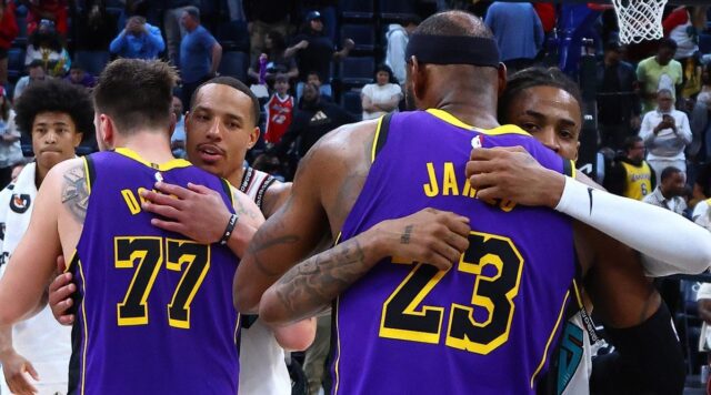 Lakers vs. Rockets: A Showdown on the Court Experience the thrilling showdown between the Los Angeles Lakers and the Houston Rockets. Discover key moments, player performances, and the implications for the season. Image courtesy (motociclismo.pt)
