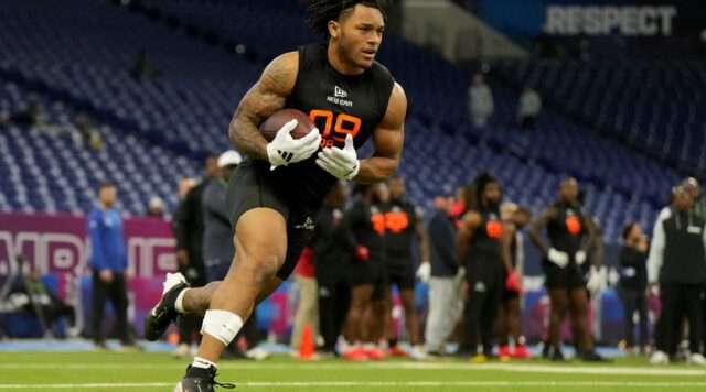Najee Harris: The Rising Star of the NFL Najee Harris is making waves in the NFL with his stellar performances and community involvement. Discover how he's evolving as a player and leader in 2023 (steelerswire.usatoday.com).