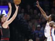 Shai Gilgeous-Alexander Drops 32 Points as Thunder Outduel Bulls in Thrilling Showdown 2025 Shai Gilgeous-Alexander leads the Thunder to victory over the Bulls in a thrilling NBA matchup, showcasing his remarkable skills and team chemistry. Image courtesy (s.yimg.com)