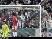 Altay Bayindir’s Premier League Debut: Challenges for Manchester United Against Newcastle United Explore the challenges faced by Altay Bayindir in his Premier League debut and the implications for Manchester United's future (akm-img-a-in.tosshub.com).